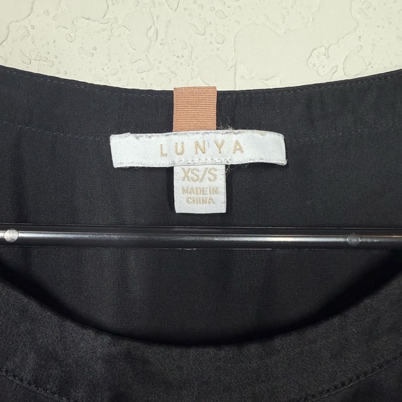 Lunya Washable Silk Tee Size XS/Small - Picture 6 of 7